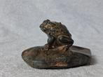 Pierre Chenet (XX-XXI) - Sculpture, La Grenouille sur son, Antiquités & Art