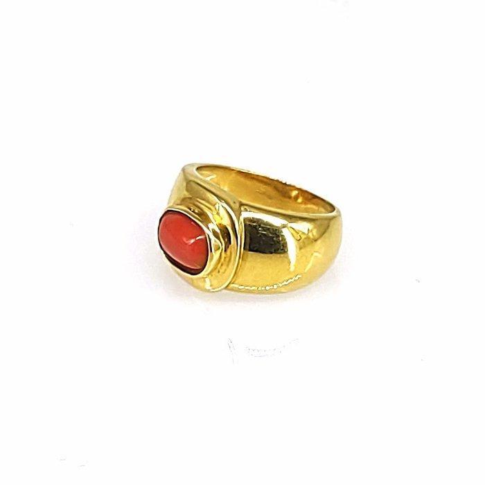 Ring - 18 karaat Geel goud Bloedkoraal, Handtassen en Accessoires, Ringen