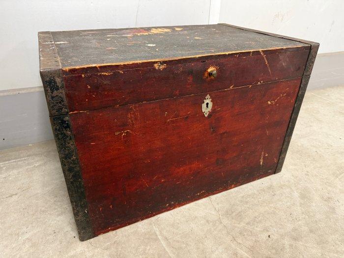 Kist - Hout, Metaal - Zweedse antieke kist, Antiek en Kunst, Curiosa en Brocante