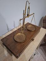 Balans of weegschaal - Hout, Messing, Antiek en Kunst