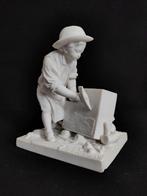 Sevres - Statue, Firmato Le petit tailleur de pierre di, Antiquités & Art