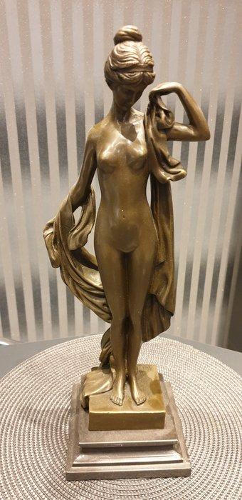 Sculpture, Milo - Naked woman in a cloak - 11 kg - 17 in -