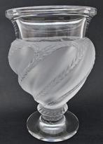 Ornement décoratif - Lalique - Ermenoville - France - Vase, Antiek en Kunst