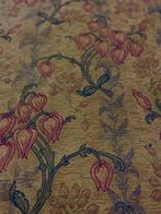 Prestigieus gobelintapijt met bloemmotief, 60 draden. -