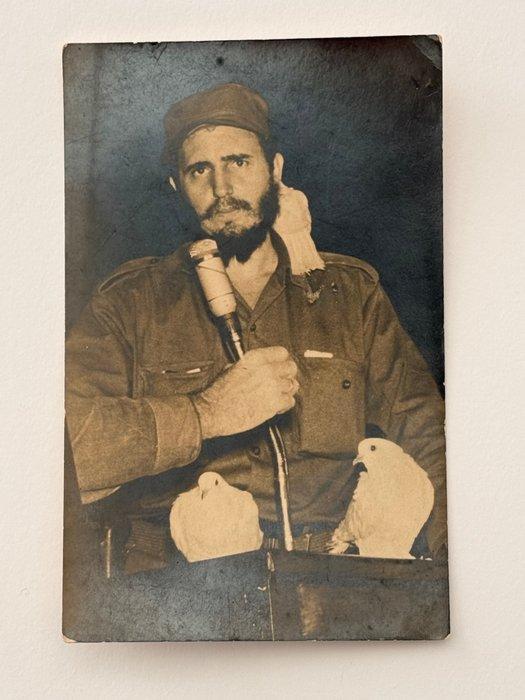 Naranjo (XX) - Comandante Fidel Castro con palomas de la Paz, Antiquités & Art, Art | Objets design
