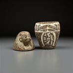Replica van het oude Egyptisch Canopische vaas met, Antiek en Kunst