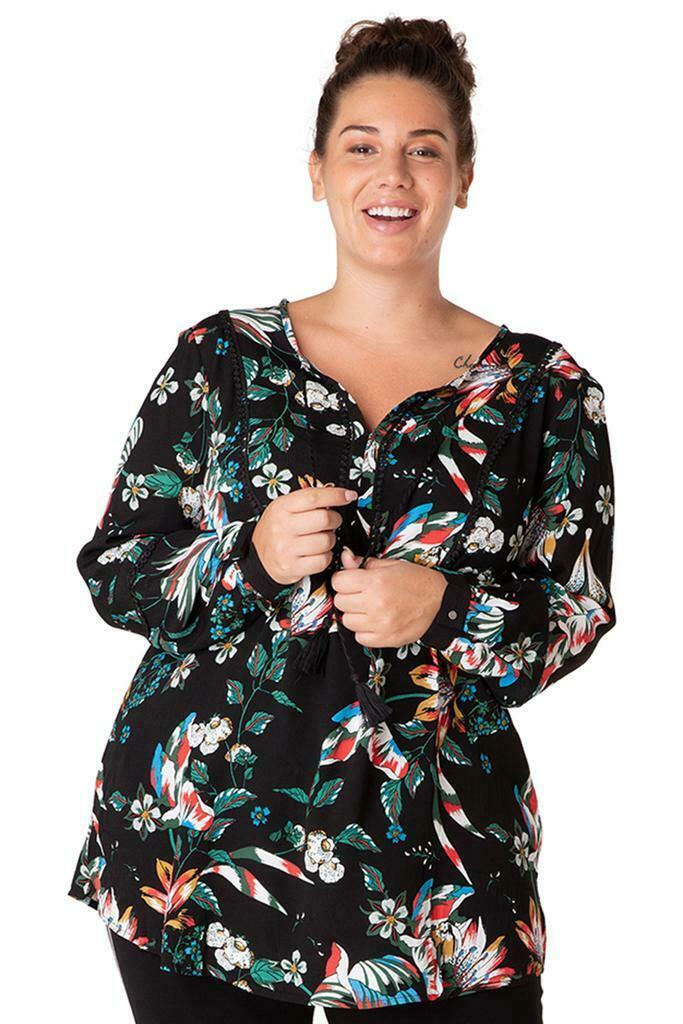 Tuniek Yesta kant detail hals 85CM maat 50, Kleding | Dames, Blouses en Tunieken, Verzenden