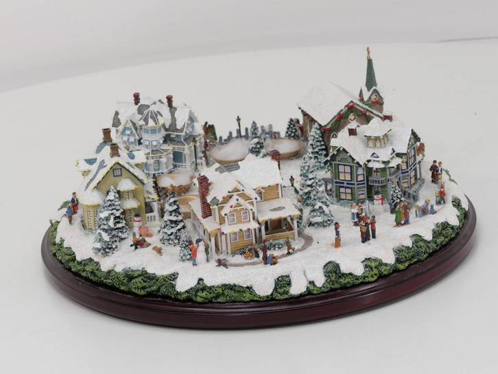 Hawthorne Village Thomas Kinkade Middelpuntkrans Een vaka..., Verzamelen, Spoorwegen en Tram, Overige typen, Zo goed als nieuw