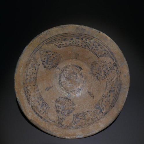 Islamitisch Aardewerk Grote geglazuurde schaal. 20 cm D., Verzamelen, Mineralen en Fossielen