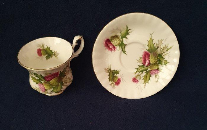 Royal Albert - Theekopje (9) - Beenderporselein - Engelse, Antiek en Kunst, Antiek | Meubels | Tafels