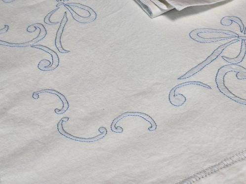 Drap de lit (3) - 270 cm - 220 cm - Anciennes broderies, Antiek en Kunst, Antiek | Tapijten, Tafelkleden en Textiel