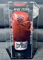 Mike Tyson - gesigneerde bokshandschoen, Verzamelen, Nieuw