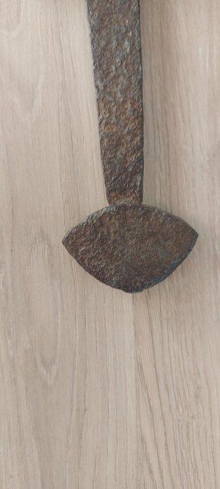 Zeldzaam middeleeuws Oost-Europees zwaard. ijzer Zwaard, Antiquités & Art, Antiquités | Autres Antiquités