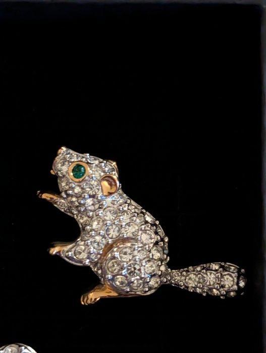 Beeld, Swarovski broches bever en muis - 1.8 cm - Metaal,, Antiek en Kunst, Curiosa en Brocante