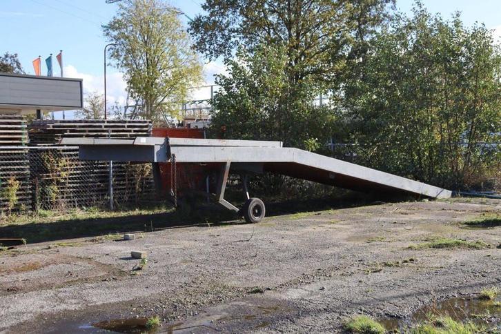 Veiling: Laadplatform, Auto diversen, Aanhangers en Bagagewagens, Ophalen