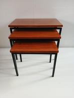 Tables gigognes - Placage en teck - Trois petites tables, Antiek en Kunst