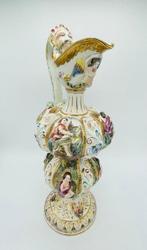 Capodimonte - Kan - Porselein - Waterkan met groteske, Antiek en Kunst, Antiek | Glaswerk en Kristal