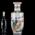 Een grote Chinese famille verte Ladies rouleau vaas -