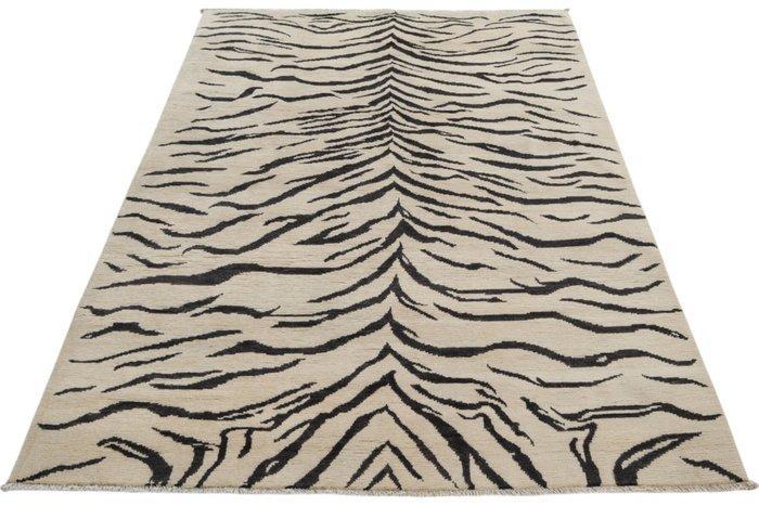 Ziegler Zebra Fein - Vloerkleed - 197 cm - 148 cm, Huis en Inrichting, Stoffering | Tapijten en Vloerkleden