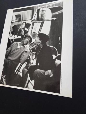 Ian Berry (1934) - Café multiracial, Johannesburg, 1961