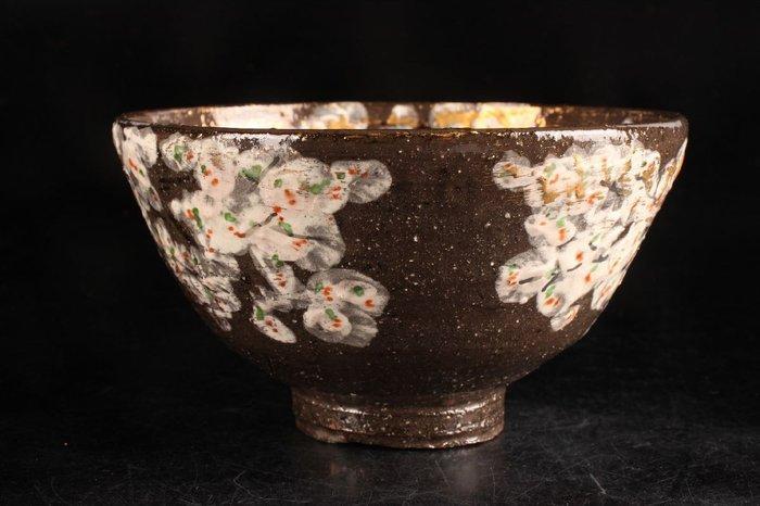 Kinsai Hakeme Hana-e Chawan (Goudaccentueerde borstelslip,, Antiquités & Art, Antiquités | Autres Antiquités