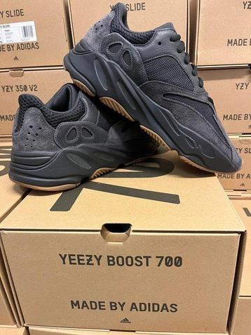 Yeezy X Adidas - 700 Utility Black Sneakers - Maat: Schoenen