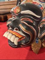 Masque cérémonial balinais de style Rangda, en bois