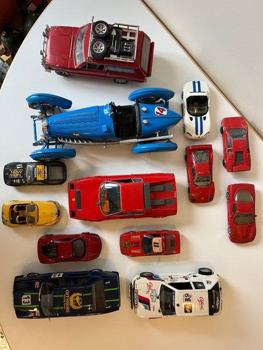 Bburago 1:18 - Model raceauto (13) - Ferrari, Hobby en Vrije tijd, Modelauto's | 1:5 tot 1:12