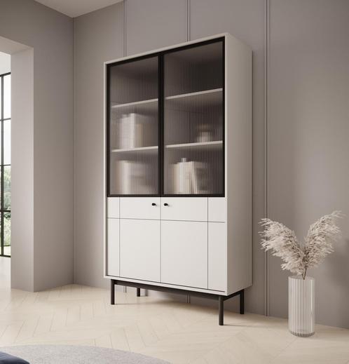 Meubella Vitrinekast beige opbergkast 104cm | Gegroefd glas, Huis en Inrichting, Kasten | Vitrinekasten, 25 tot 50 cm, Nieuw, 100 tot 150 cm