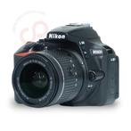 Nikon D5600 (3.041 clicks) + Nikon 18-55mm 3.5-5.6 G DX V..., 8 keer of meer, Ophalen of Verzenden, Zo goed als nieuw, Nikon