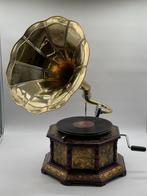 GRAMOPHONE - ANTIEKE Grammofoon: Handgemaakt Grammofoon