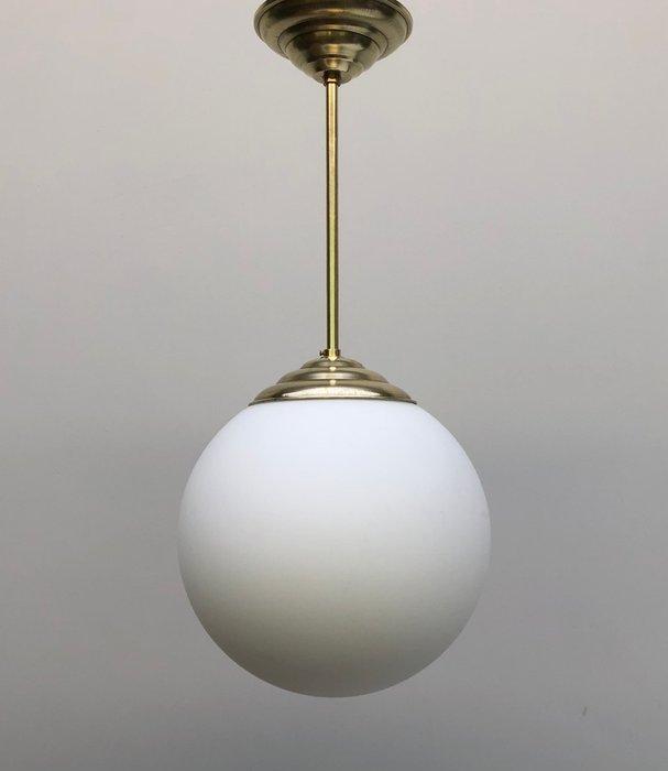 Plafondlamp - Opaline glas - Hanglamp van messing met een, Antiek en Kunst, Kunst | Designobjecten