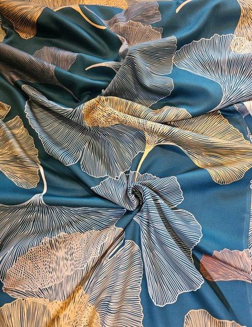 Liberty satijn katoenweefsel exclusief, licht voor lakens, Antiek en Kunst, Antiek | Tapijten, Tafelkleden en Textiel