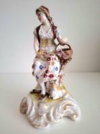 Ludwigsburg - Sculpture, Rustende jonge dame - 15 cm -