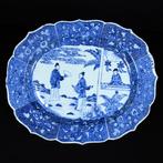 Schotel - Important plat en porcelaine à décor bleu et blanc, Antiek en Kunst