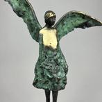 J. Zak (XX-XXI) - Your Angel (bronze 35cm)