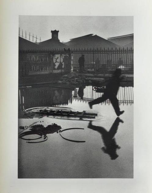 Henri Cartier-Bresson (1908–2004) - Behind the Gare, Antiek en Kunst, Kunst | Schilderijen | Modern