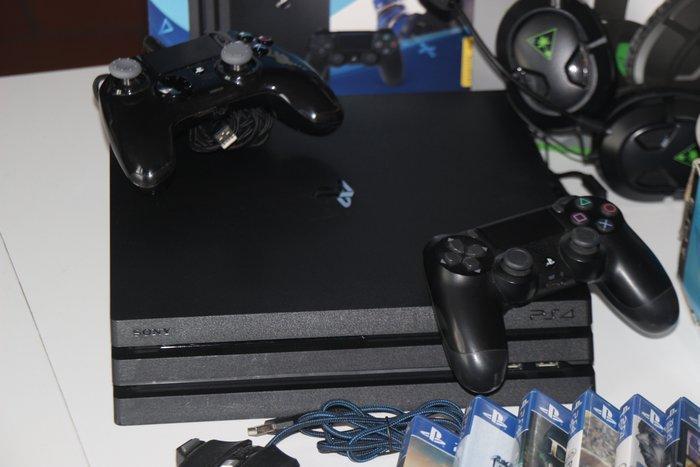 Sony - Playstation 4 (PS4) - Pro console 1Tb + PlayStation, Games en Spelcomputers, Spelcomputers | Overige Accessoires