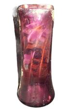 Beautiful Vase with Flowers with relief painting Red color -, Antiquités & Art