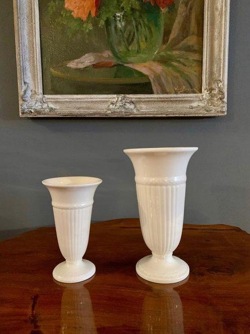 Wedgwood - Vase (2)  - Articles de la Reine - Deux vases, Antiek en Kunst, Antiek | Meubels | Tafels