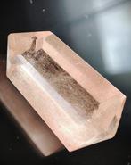 Zeer zeldzaam dubbel terminated goud-gespikkeld rozenkwarts., Verzamelen, Mineralen en Fossielen