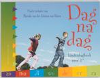 Dag na dag 9789023919087, Boeken, Verzenden, Gelezen