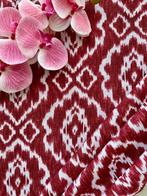 Groot stuk ikat etnische bedrukte stof voor decoratie en