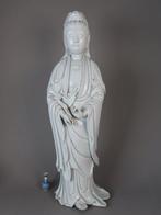 Chinese - Large - Standing Guanyin holding a Ruyi Sceptre -, Antiek en Kunst