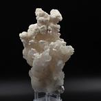 Élégante calcite blanche mammellonare, biface, Sardaigne.