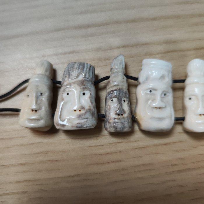 Armband met 10 gezichten - Inuit - Tupilak - Groenland, Antiquités & Art, Art | Art non-occidental