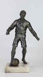 Beeld, Soccer man - 25 cm - Zinklegering - 1920, Antiek en Kunst