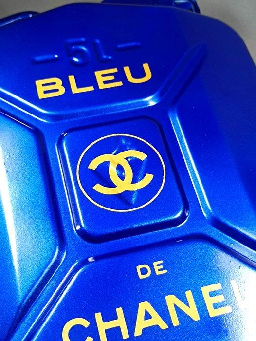 XTC Artist - Jerrican 5L Bleu de Chanel, Antiquités & Art, Art | Peinture | Moderne
