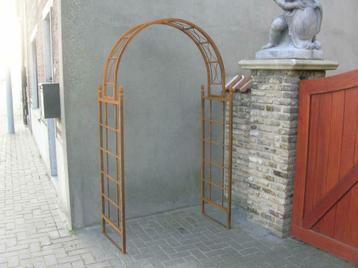 Decoratieve rozenboog in smeedijzer, Sierhekwerk