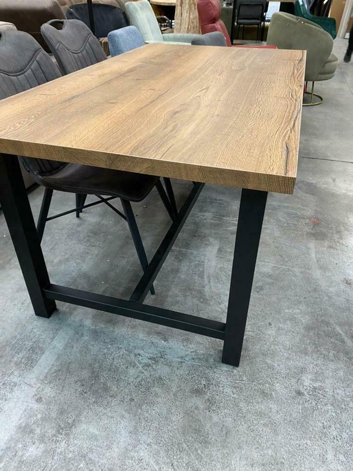 Invito eettafel, tobacco (nieuw, A-keuze), Huis en Inrichting, Tafels | Eettafels, Nieuw, Metaal, Overige materialen